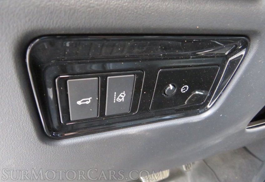 2017 Jaguar F-PACE - Image 40