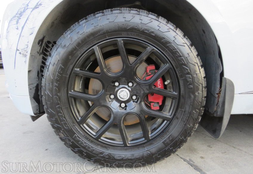 2017 Jaguar F-PACE - Image 19