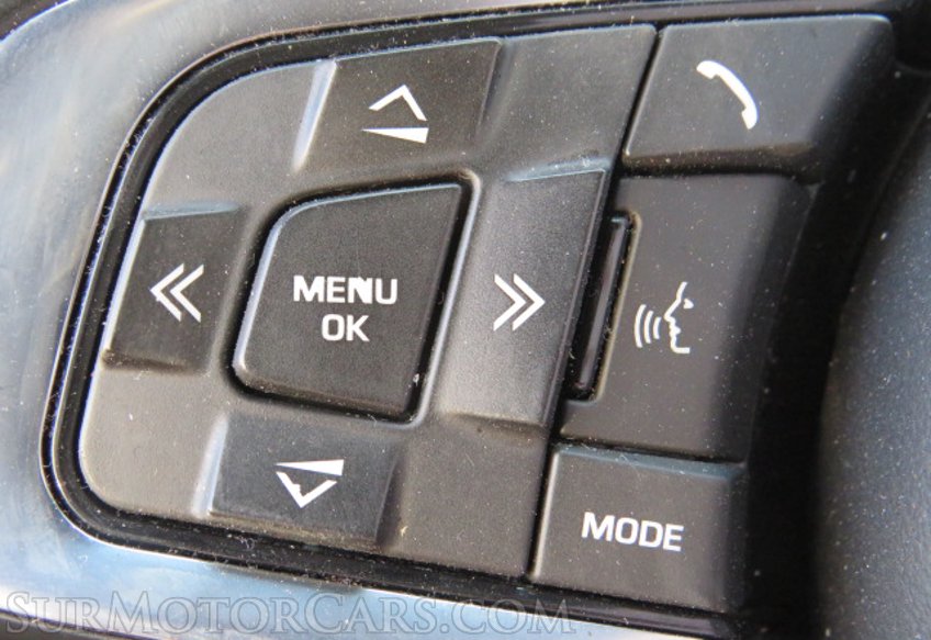 2017 Jaguar F-PACE - Image 47