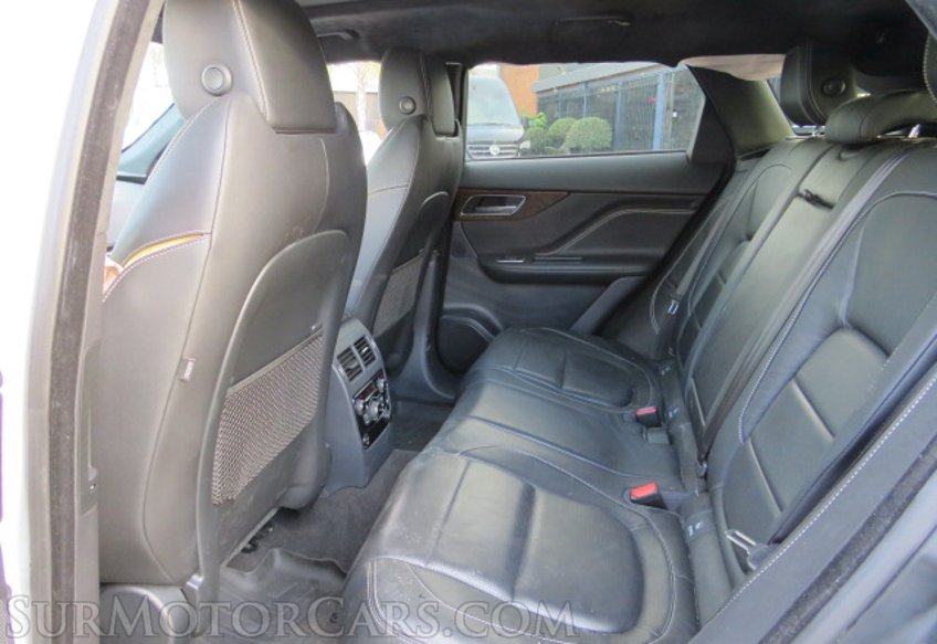 2017 Jaguar F-PACE - Image 29