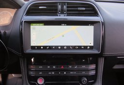 2017 Jaguar F-PACE - Image 36