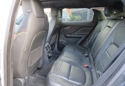 2017 Jaguar F-PACE - Image 29