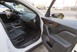 2017 Jaguar F-PACE - Image 21