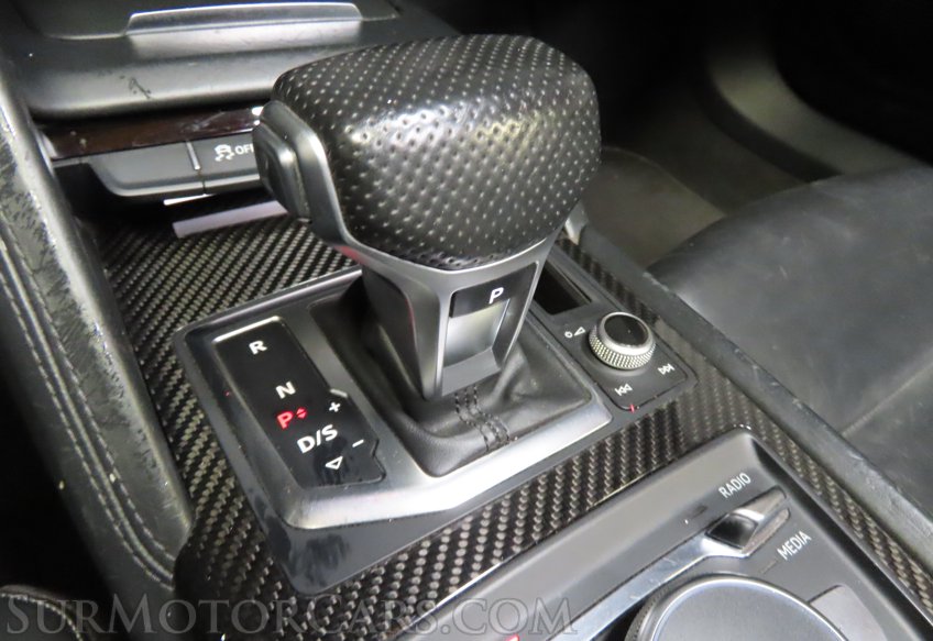 2017 Audi R8 - Image 40