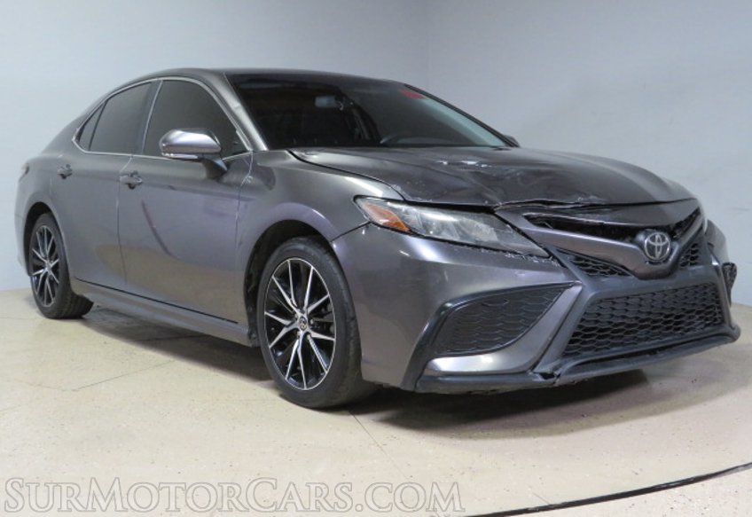 2022 Toyota Camry - Image 3
