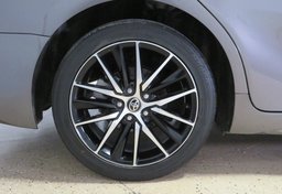 2022 Toyota Camry - Image 19