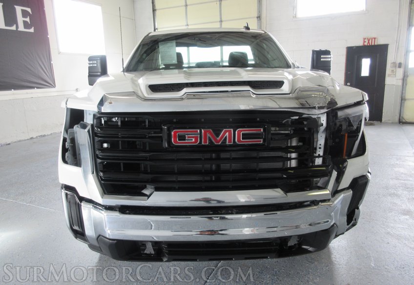 2024 GMC Sierra 2500HD - Image 11