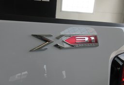 2024 GMC Sierra 2500HD - Image 25