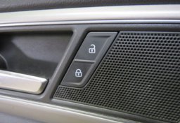 2018 Volkswagen Atlas - Image 49