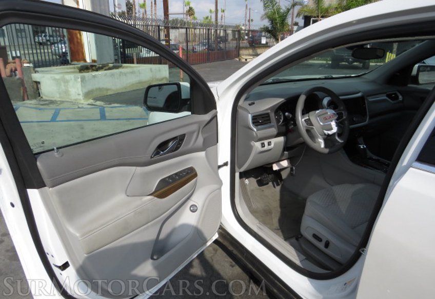 2019 GMC Acadia - Image 22