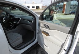 2019 GMC Acadia - Image 24