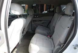 2019 GMC Acadia - Image 32