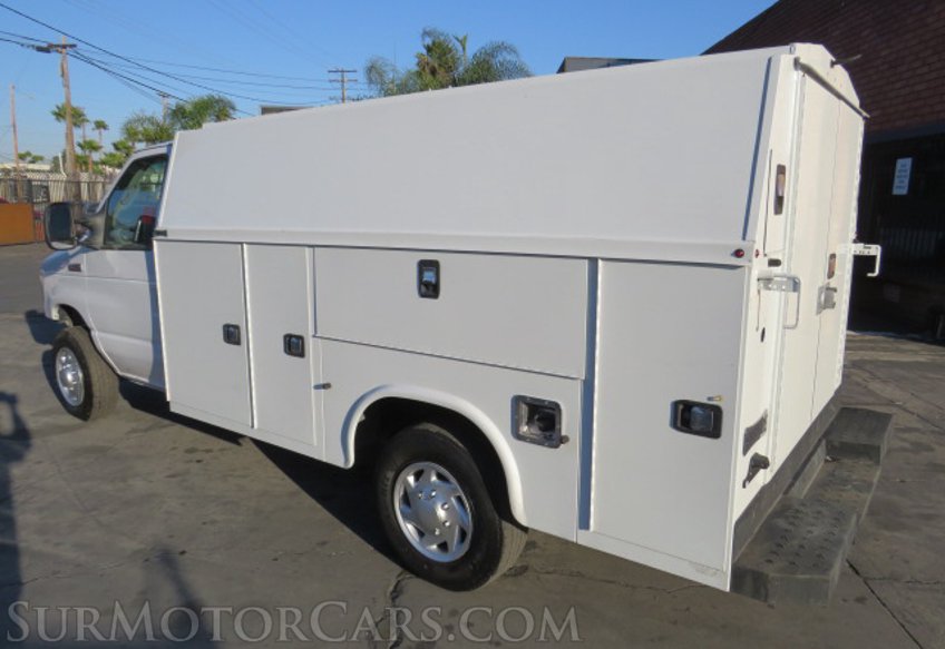 2022 Ford E-Series Cutaway - Image 7