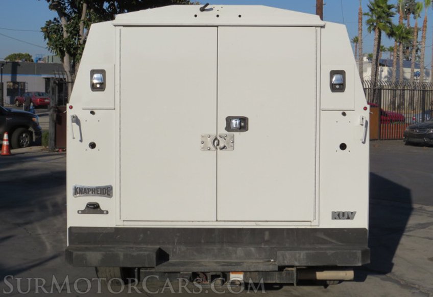 2022 Ford E-Series Cutaway - Image 12