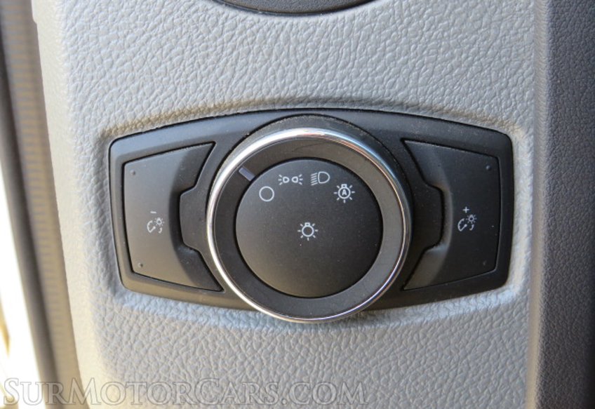 2022 Ford E-Series Cutaway - Image 36