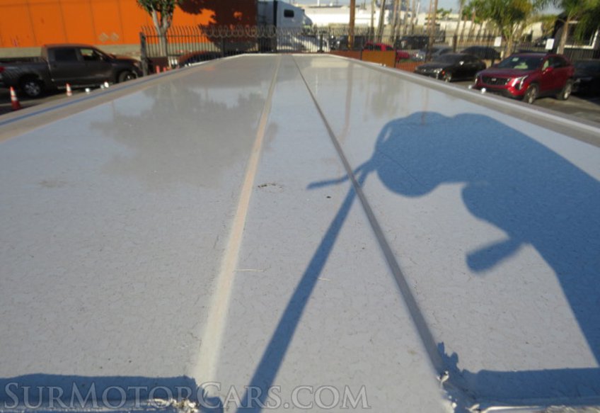 2022 Ford E-Series Cutaway - Image 24