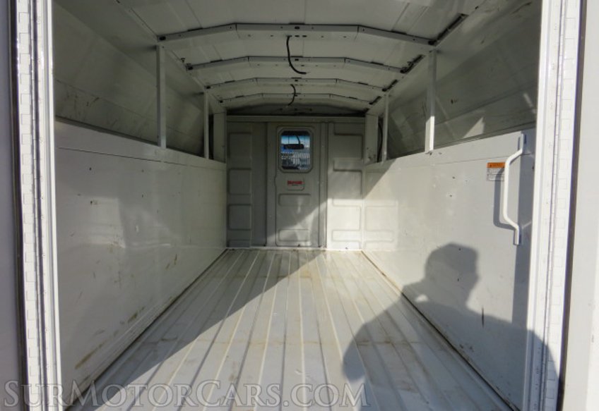 2022 Ford E-Series Cutaway - Image 15