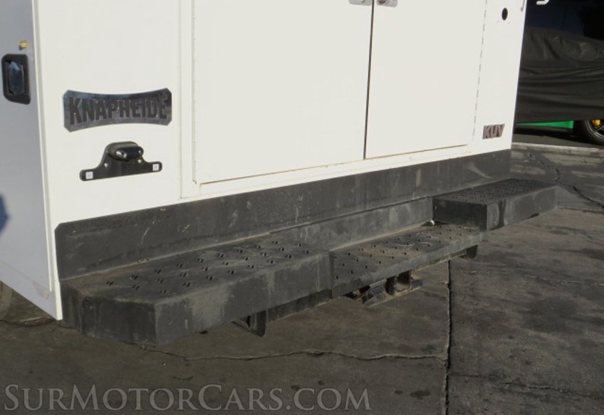 2022 Ford E-Series Cutaway - Image 16