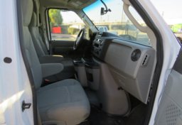 2022 Ford E-Series Cutaway - Image 28