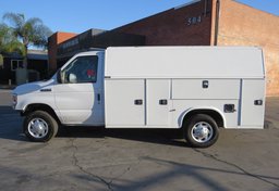 2022 Ford E-Series Cutaway - Image 5