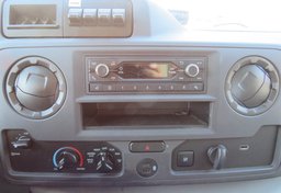 2022 Ford E-Series Cutaway - Image 33