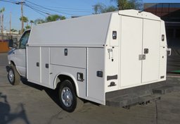 2022 Ford E-Series Cutaway - Image 9