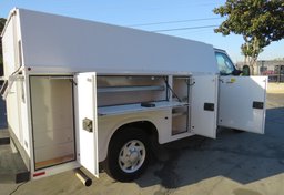 2022 Ford E-Series Cutaway - Image 18