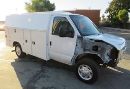 2022 Ford E-Series Cutaway - Image 2