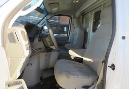 2022 Ford E-Series Cutaway - Image 29