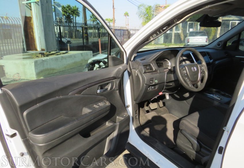 2020 Honda Ridgeline - Image 21