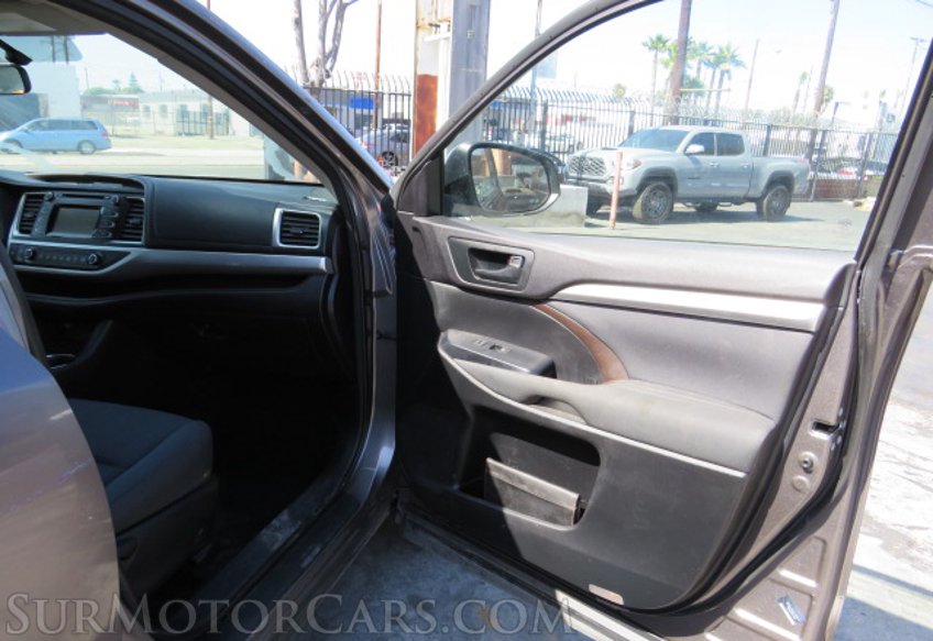 2016 Toyota Highlander - Image 27