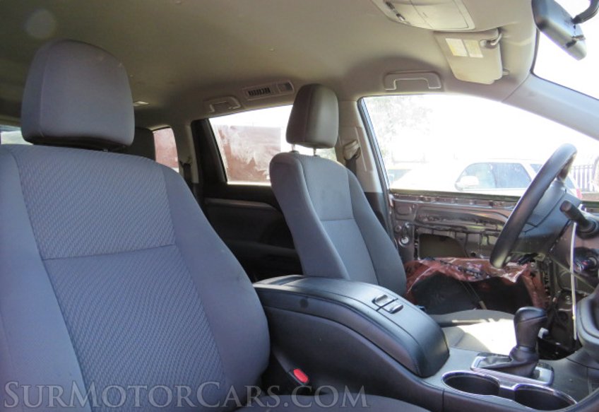 2016 Toyota Highlander - Image 35