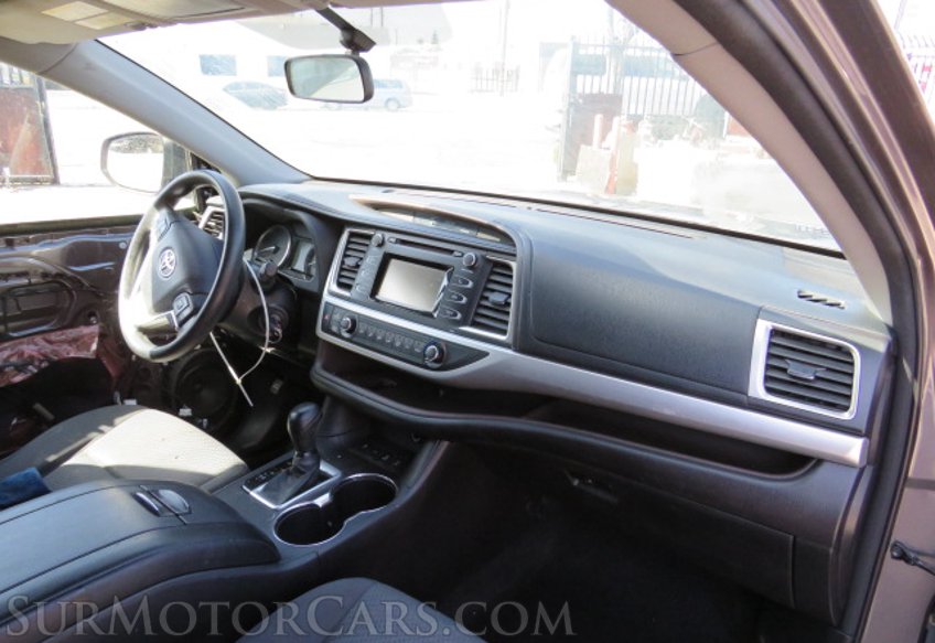 2016 Toyota Highlander - Image 34