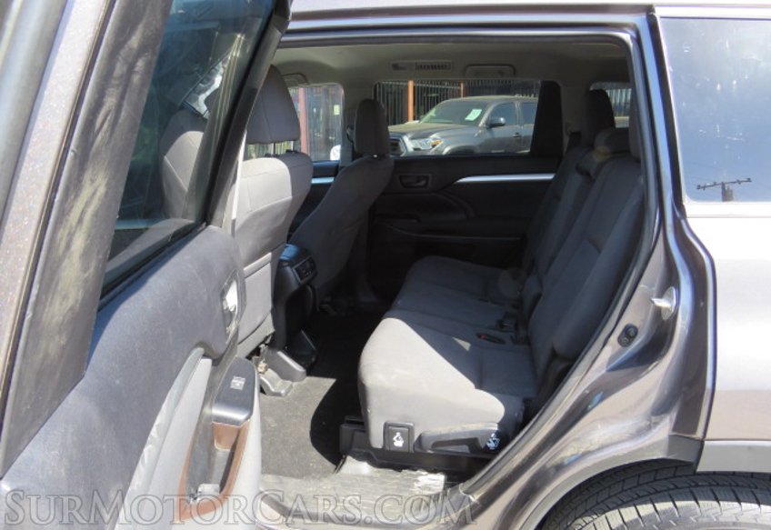 2016 Toyota Highlander - Image 30