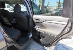 2016 Toyota Highlander - Image 28