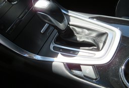 2015 Ford Edge - Image 38