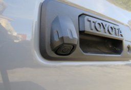 2019 Toyota Tacoma - Image 18