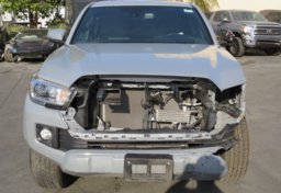 2019 Toyota Tacoma - Image 9
