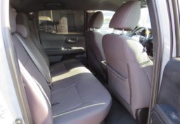 2019 Toyota Tacoma - Image 33