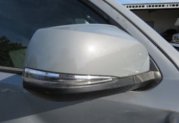 2019 Toyota Tacoma - Image 16