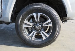 2019 Toyota Tacoma - Image 17