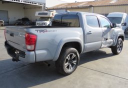 2019 Toyota Tacoma - Image 8