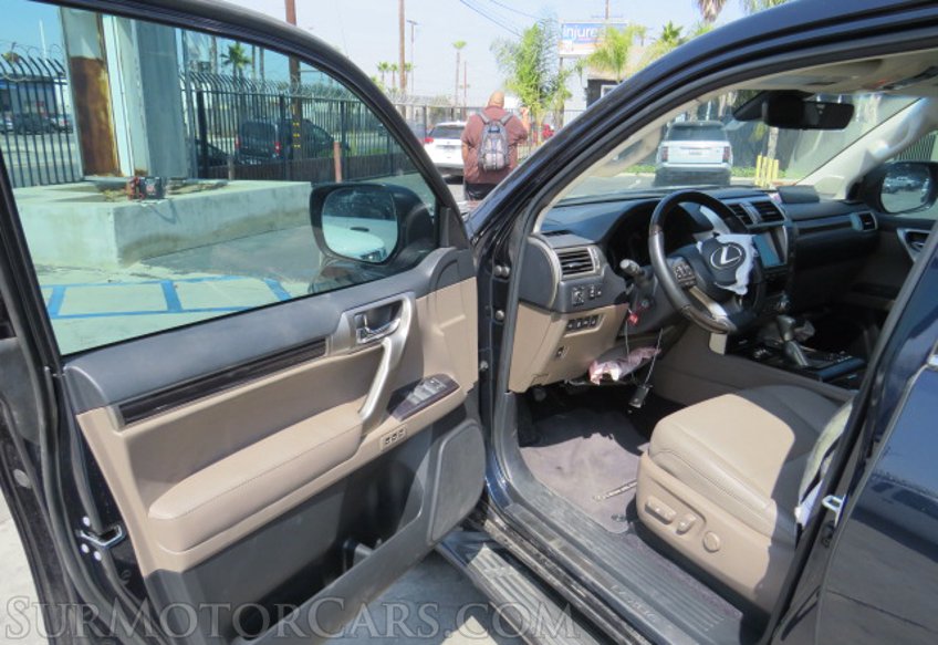 2021 Lexus GX - Image 20