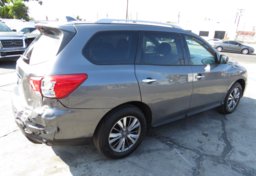 2019 Nissan Pathfinder - Image 9