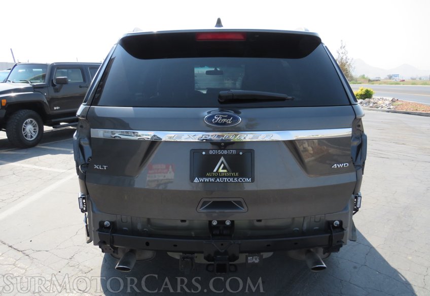 2017 Ford Explorer - Image 12