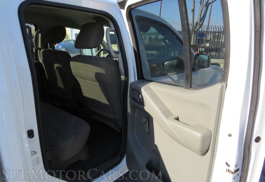 2019 Nissan Frontier - Image 22