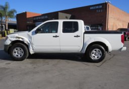 2019 Nissan Frontier - Image 12