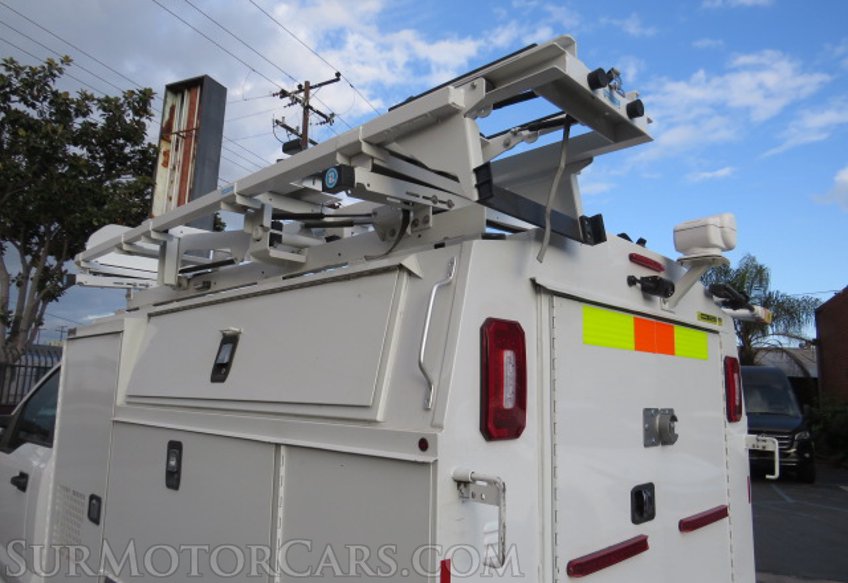 2019 Ford Super Duty F-350 SRW - Image 13