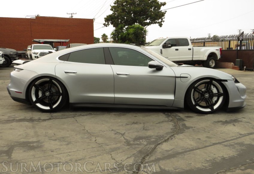 2021 Porsche Taycan - Image 9