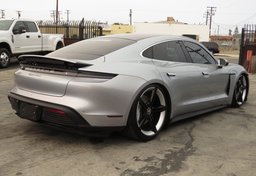 2021 Porsche Taycan - Image 7